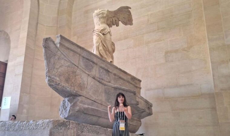 paris-louvre-museum-skip-the-line-guided-tour-with-artist