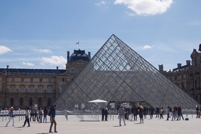 paris-louvre-museum-skip-the-line-must-sees-guided-tour