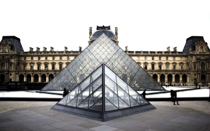 paris-louvre-museum-ticket-with-optional-hosted