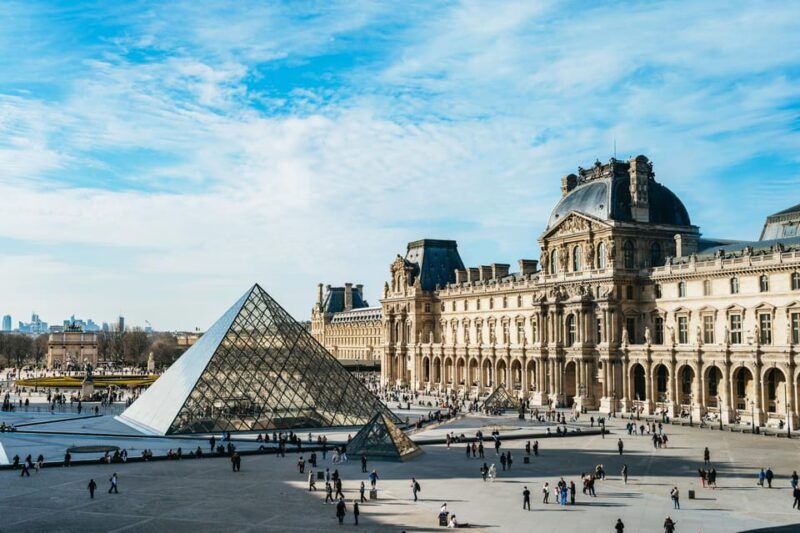 paris-louvre-museum-tour-mona-lisa-iconic-masterpieces