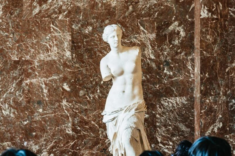 paris-louvre-museum-tour-mona-lisa-iconic-masterpieces