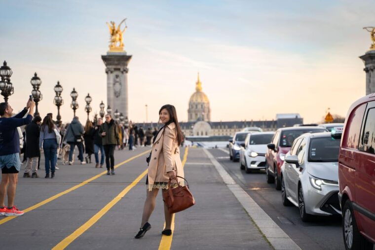 paris-louvre-photoshoot-or-seine-bridges-eiffel-tower-walk