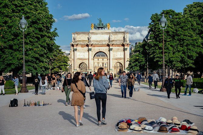 paris-louvre-private-tour-with-a-local-private-guide