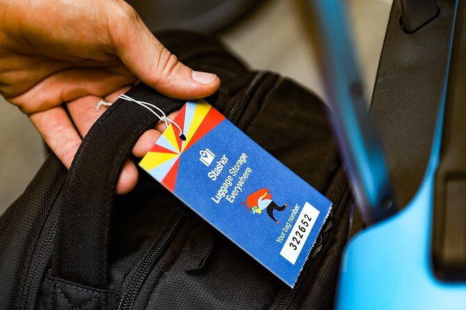 paris-luggage-storage-eiffel-tower