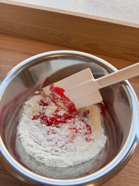 paris-macaron-baking-class-in-central-paris