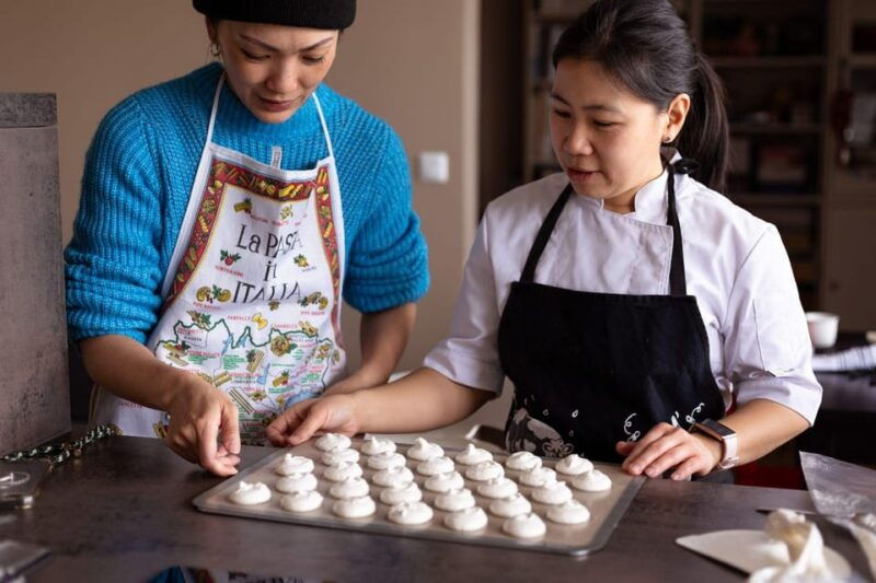 paris-macarons-class-in-a-parisian-home