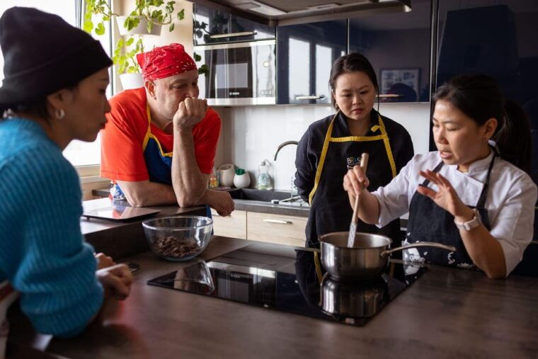 paris-macarons-class-in-a-parisian-home
