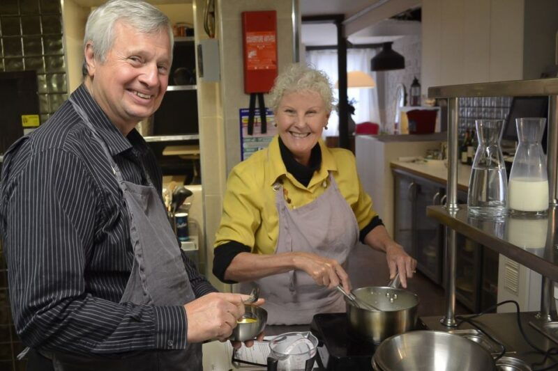 paris-macarons-class-teatime-and-to-go-box