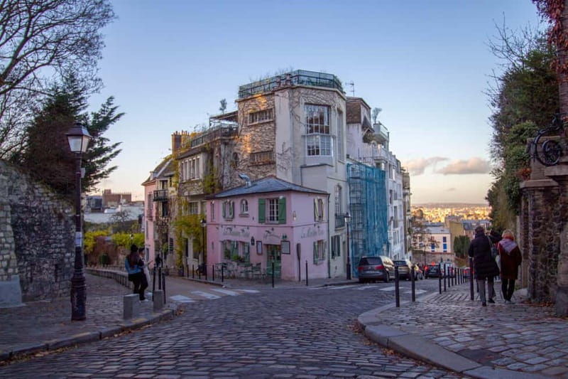 Paris: Magical Montmartre, without the crowds. - Practical Aspects: Duration, Group Size, and Cost