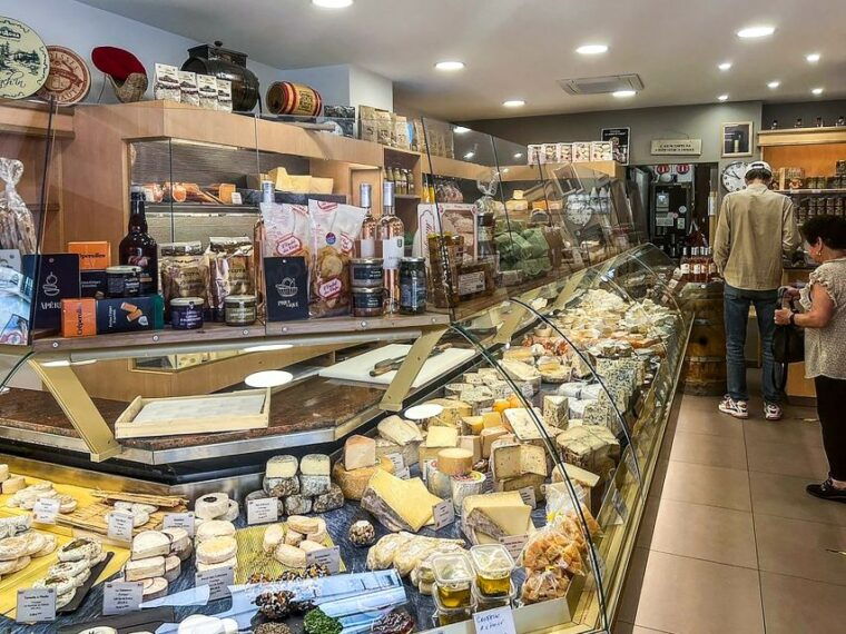 paris-montmartre-cheese-wine-pastry-guided-walking-tour