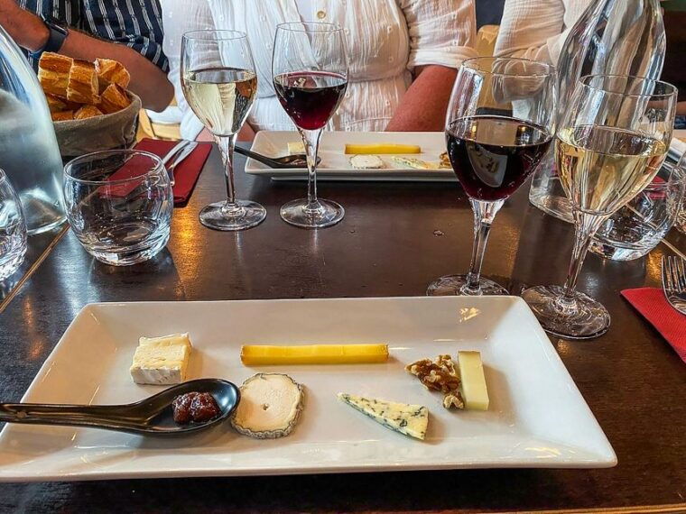 paris-montmartre-cheese-wine-pastry-guided-walking-tour