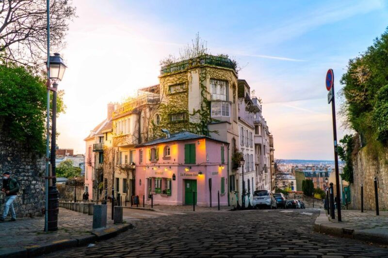 paris-montmartre-highlights-walking-tour-small-group