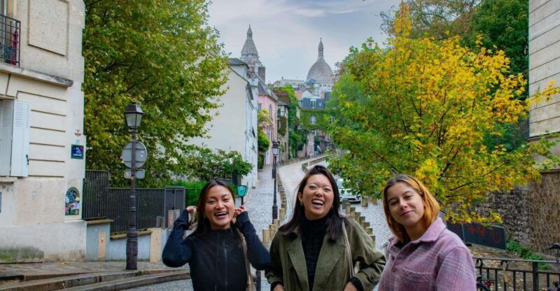 paris-montmartre-highlights-walking-tour-small-group