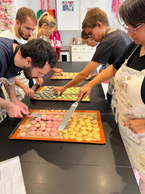 paris-montmartre-macaron-baking-workshop