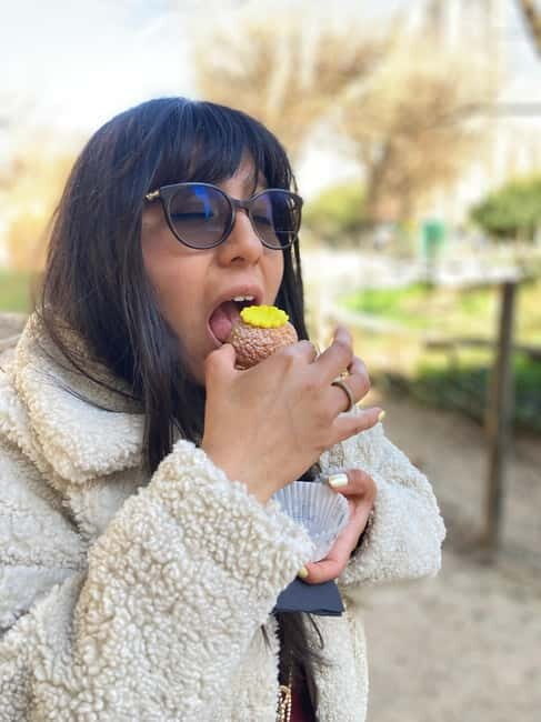 Paris: Montmartre Pastries Food Tour with 6+ Tastings - A Closer Look at the Montmartre Pastries Food Tour