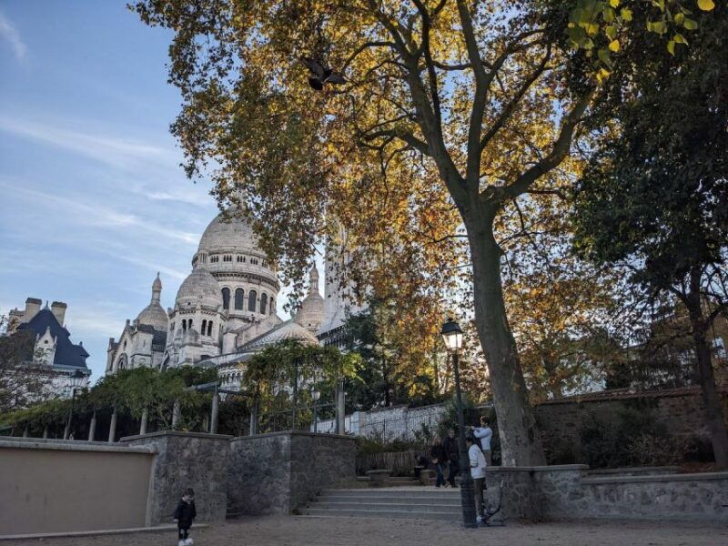 paris-montmartre-sacre-coeur-tiny-group-tour