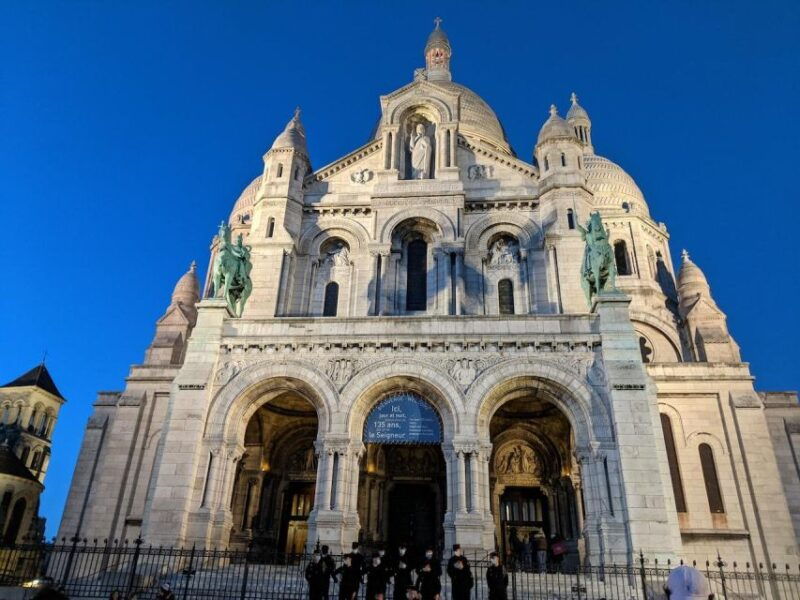 paris-montmartre-sacre-coeur-tiny-group-tour