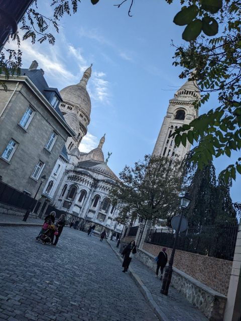 paris-montmartre-sacre-coeur-tiny-group-tour