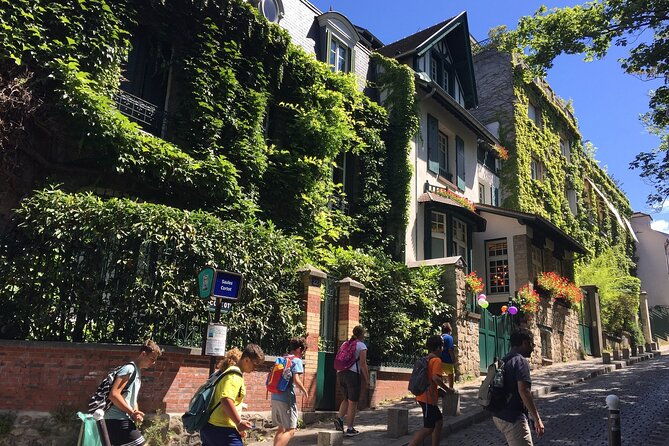 paris-montmartre-semi-private-guided-walking-tour