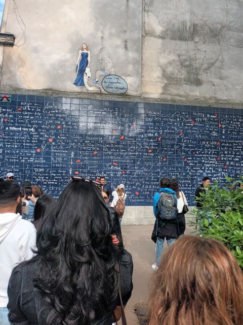 paris-montmartre-small-group-guided-walking-tour