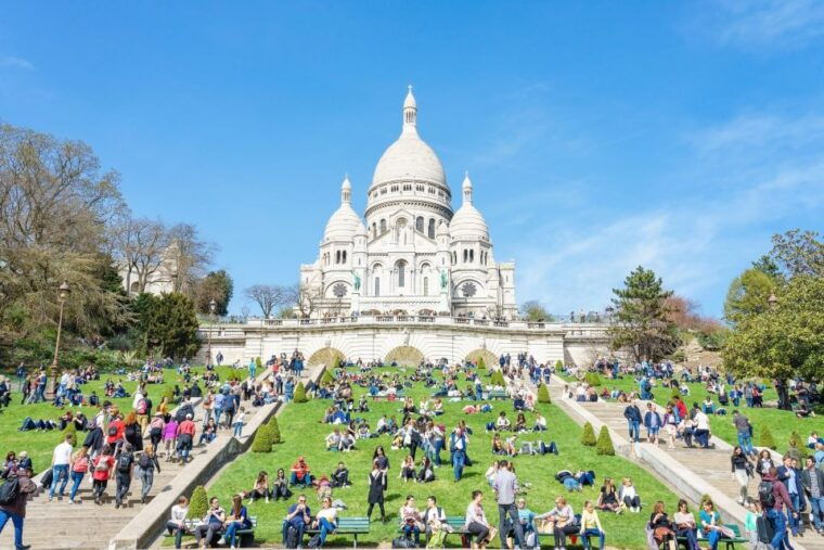 paris-montmartre-small-group-guided-walking-tour