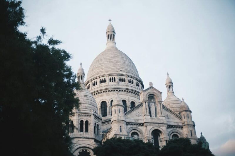 paris-montmartre-walking-tour-with-sacre-coeur-basilica