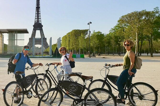paris-monuments-small-group-bike-tour