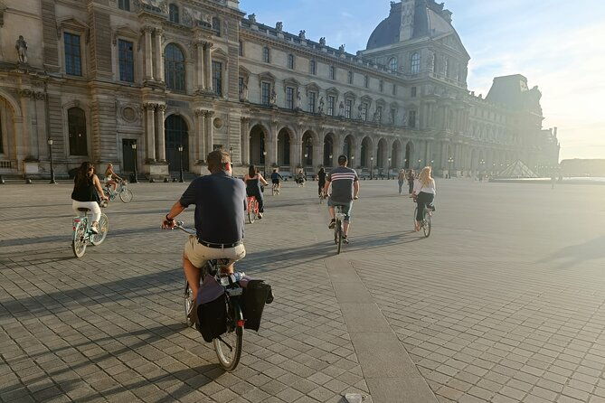paris-monuments-small-group-bike-tour
