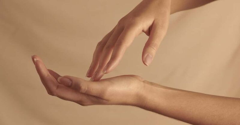 paris-natural-skincare-workshop-about-skin-needs-gestures