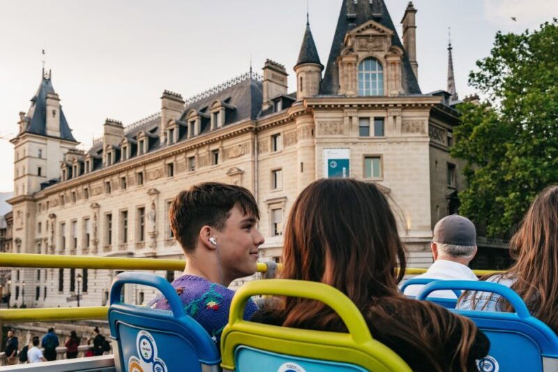 paris-night-bus-tour-with-audioguide