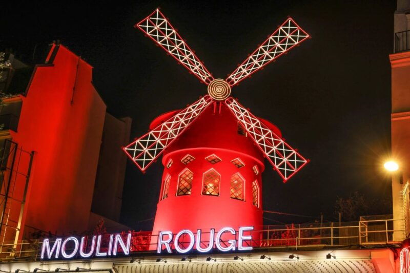 paris-night-city-tour-in-a-van-for-up-to-7-people