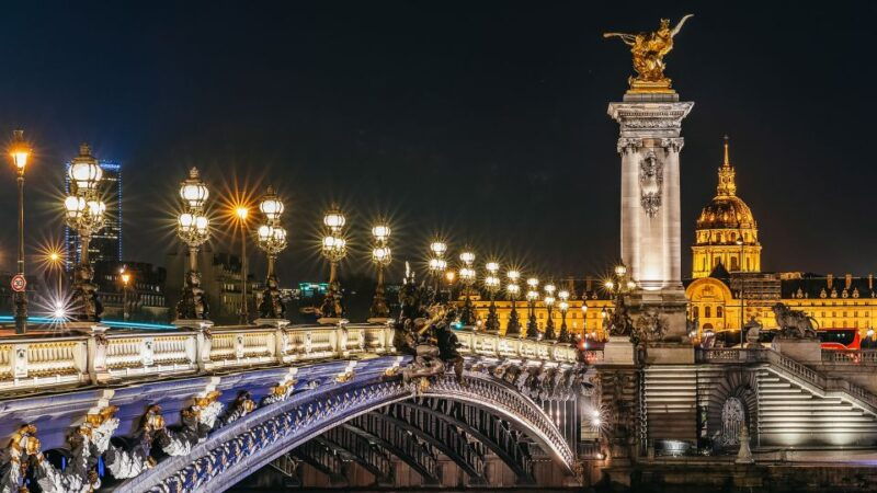 paris-night-river-cruise-on-the-seine-with-waffle-tasting