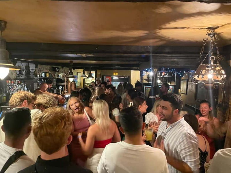 Paris Nightlife: International Pub Crawl, Free Shots & Games - The Pros and Cons of the Paris Nightlife Pub Crawl