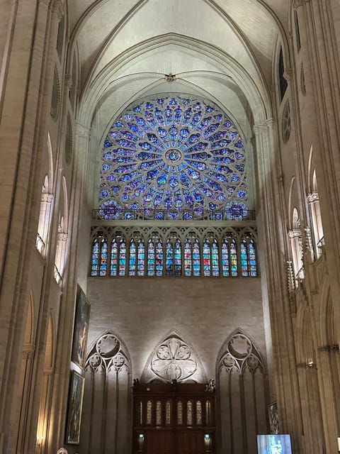 paris-notre-dame-cathedral-guided-tour-of-the-neighborhood