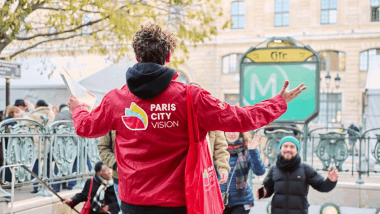 paris-notre-dame-cathedral-guided-tour-of-the-neighborhood