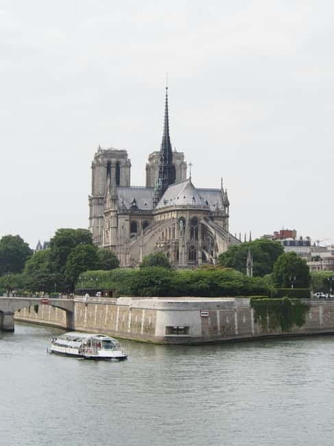 Paris: Notre Dame Exterior Guided Tour w/Skip The Line Entry - The Itinerary Breakdown