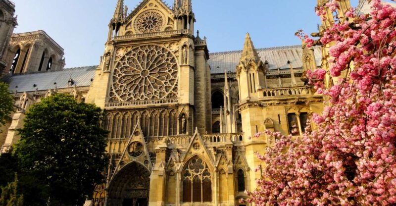paris-notre-dame-exterior-private-tour