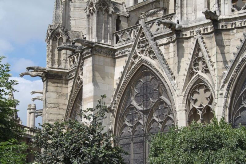 paris-notre-dame-exterior-private-tour