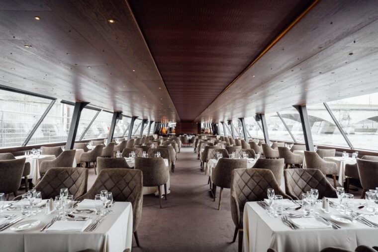 paris-nye-special-diner-cruise-on-the-seine-river