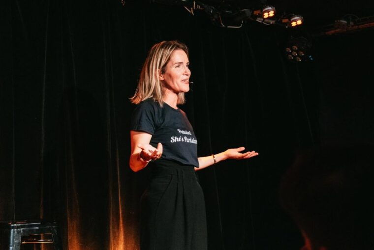 paris-oh-my-god-shes-parisian-english-comedy-show