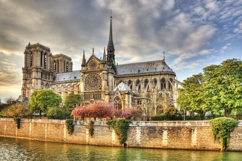 paris-old-town-highlights-guided-walking-tour
