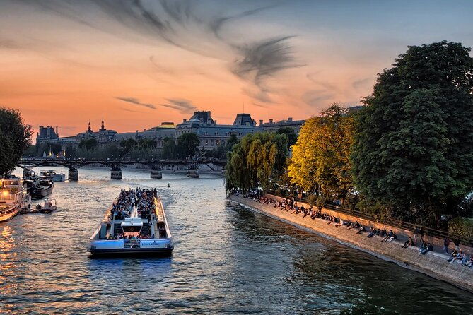 paris-one-hour-seine-river-cruise-with-recorded-commentary-3