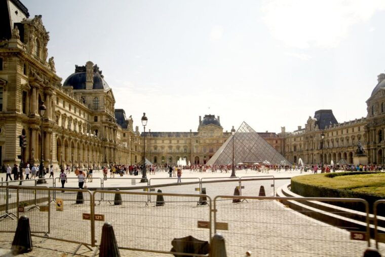 paris-openair-double-decker-bus-audio-guided-city-tour