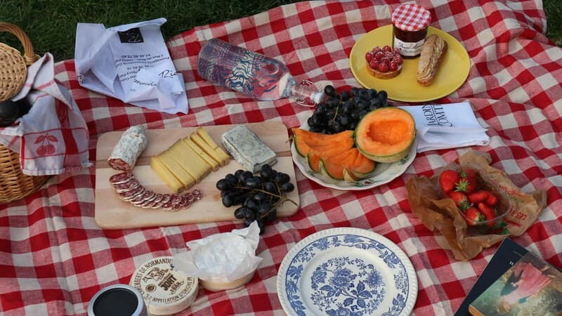 Paris: Parc Buttes-Chaumount Hidden Gems Picnic - Practical Details & Tips