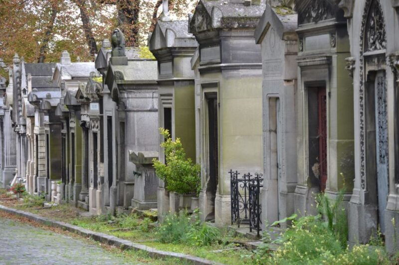paris-pere-lachaise-cemetery-guided-tour-in-french