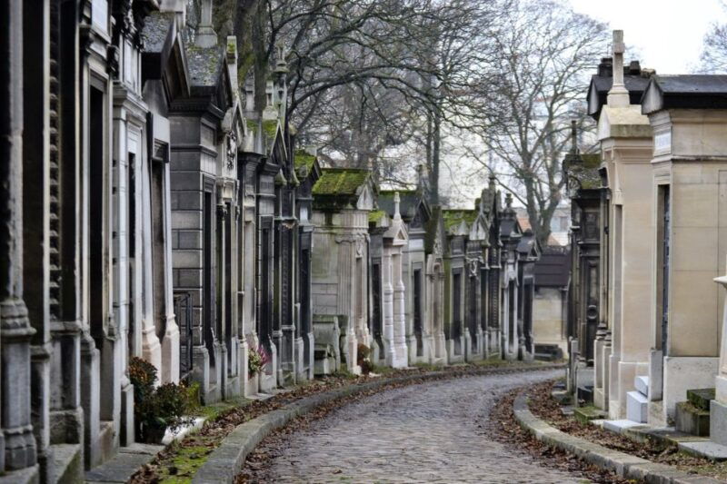paris-pere-lachaise-cemetery-guided-tour
