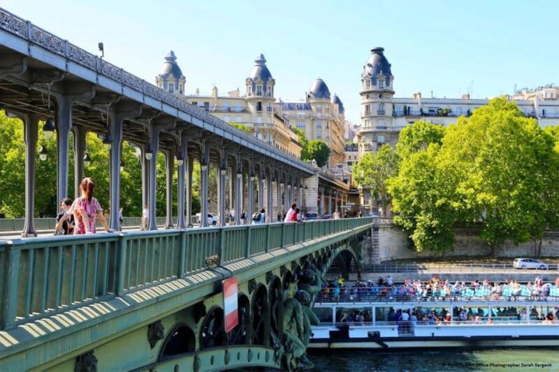 paris-pere-lachaise-cemetery-visit-with-seine-river-cruise