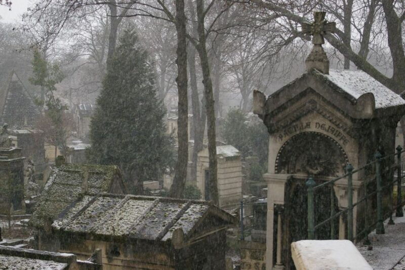 paris-pere-lachaise-cemetery-walking-tour
