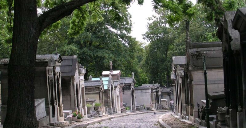 paris-pere-lachaise-cemetery-walking-tour
