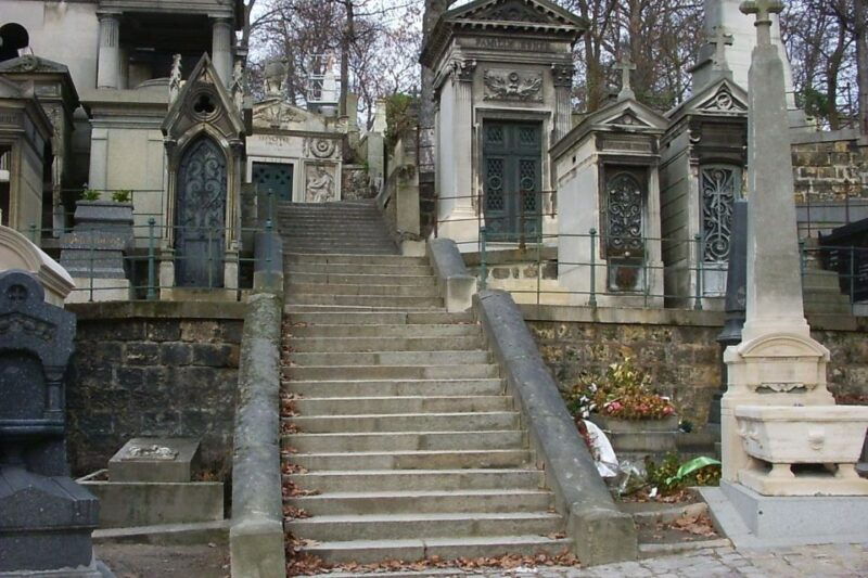 paris-pere-lachaise-cemetery-walking-tour